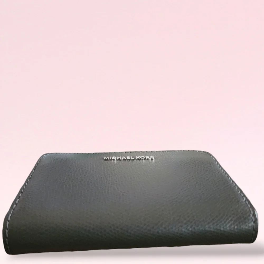 Michael Kors Jet Set Small Zip Around Card Case